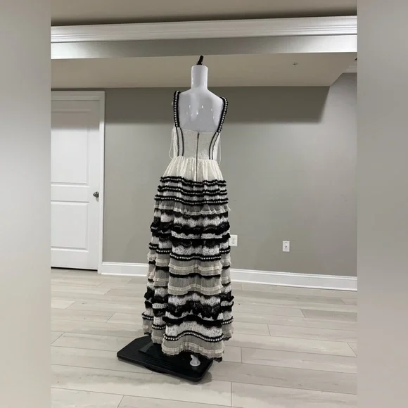$3995 alice + oliviaDenita Bustier Ruffle Gown size 2